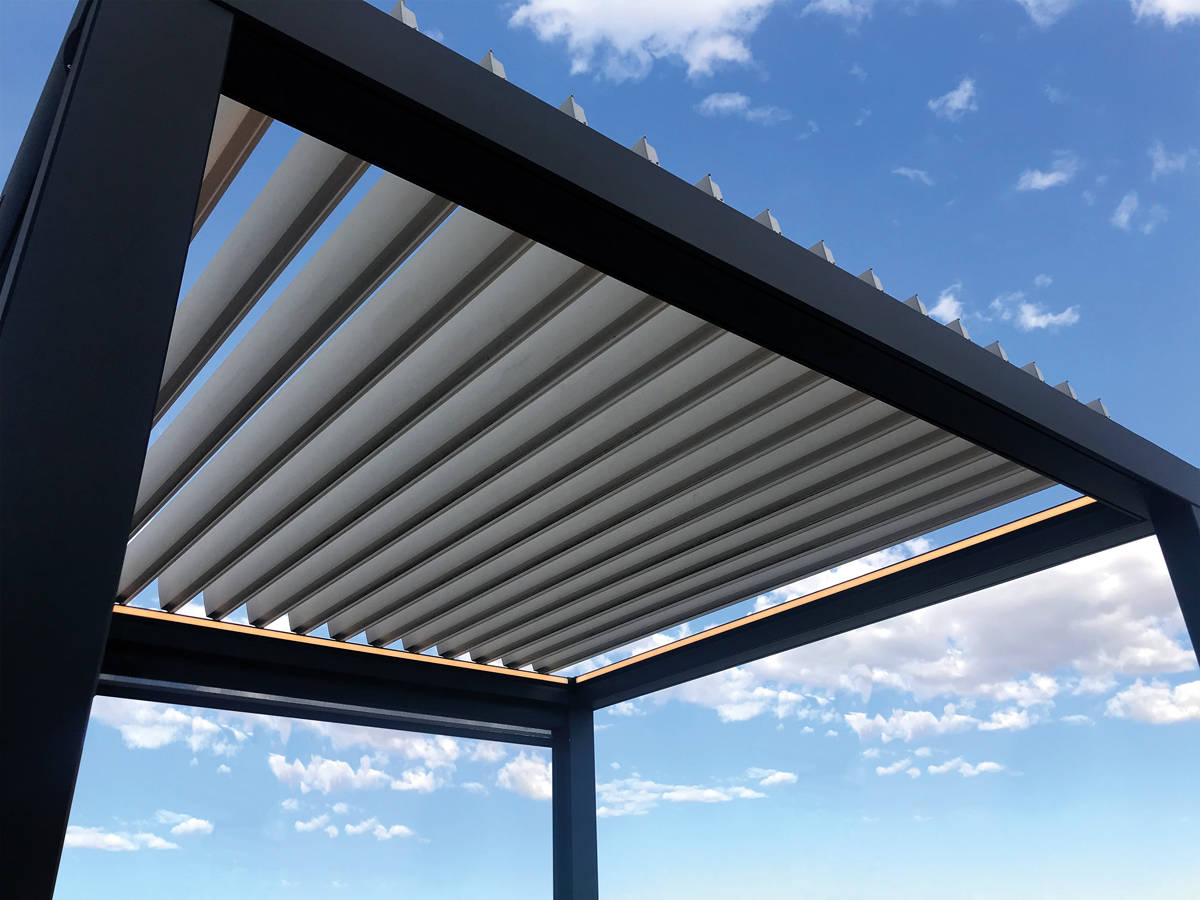 WellDeck PRIME bioklimatikus pergola