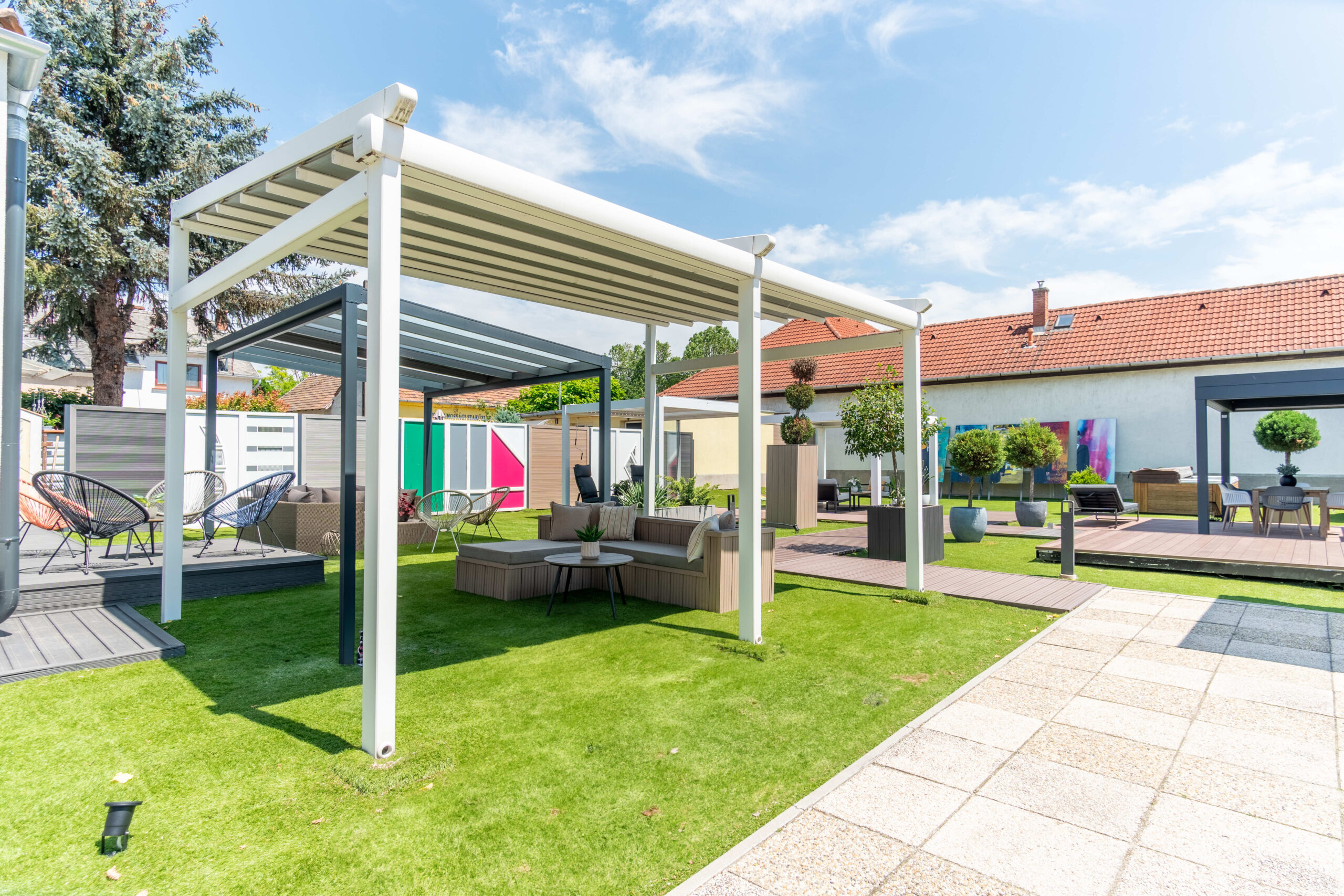 Ponyvás pergola motoros PVC fedéssel